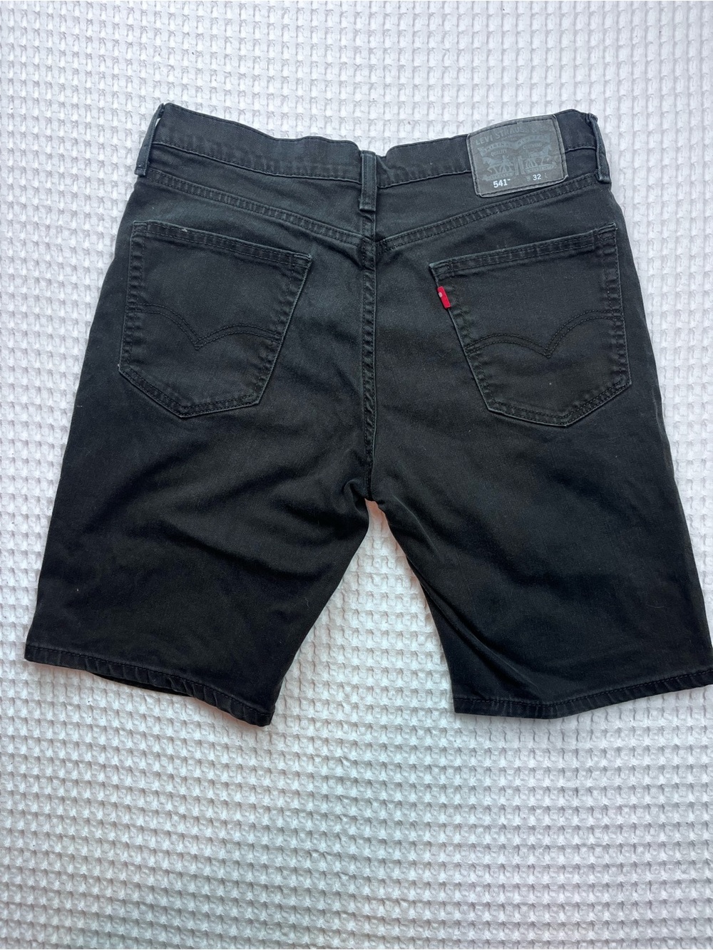 Levi’s 541 Athletic Fit Black Denim Shorts Men’s 32